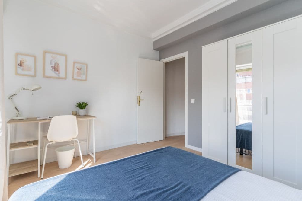 Private room in Madrid photo 5