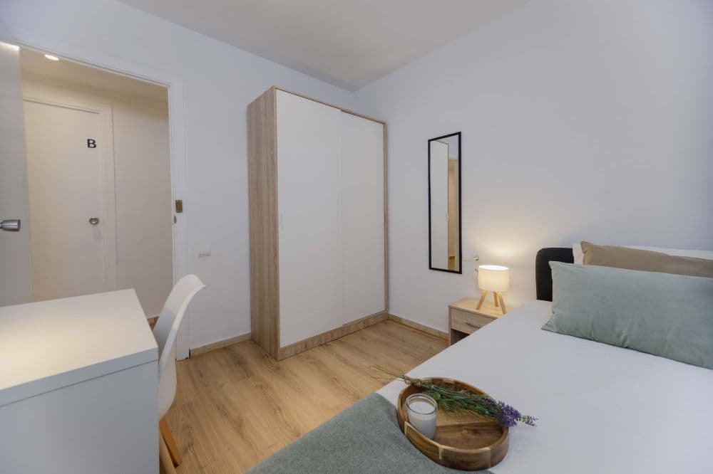 Private room in Valencia photo 4