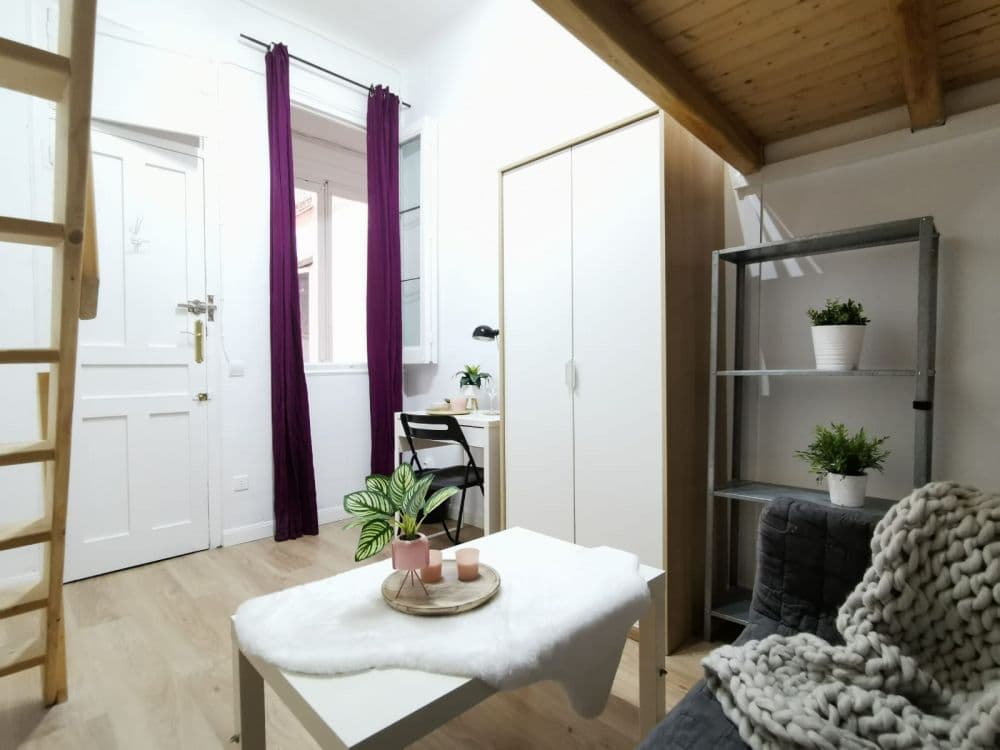 Private room in Madrid photo 3