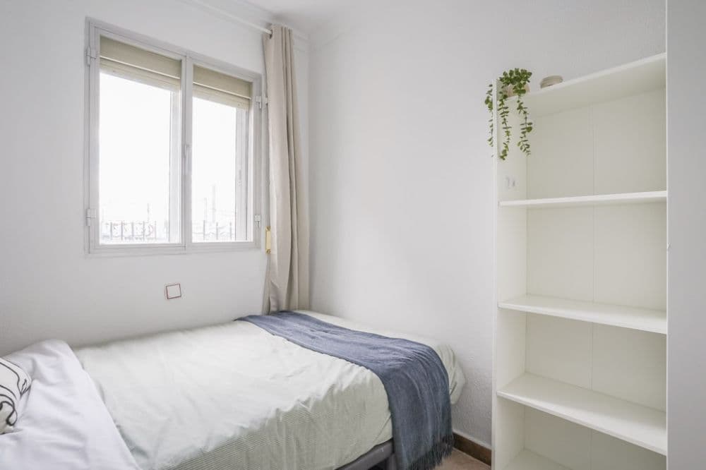 Private room in Madrid photo 4