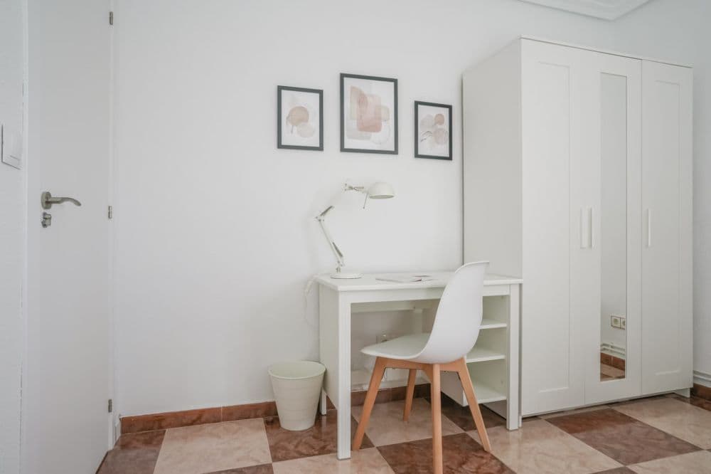 Private room in Madrid photo 2