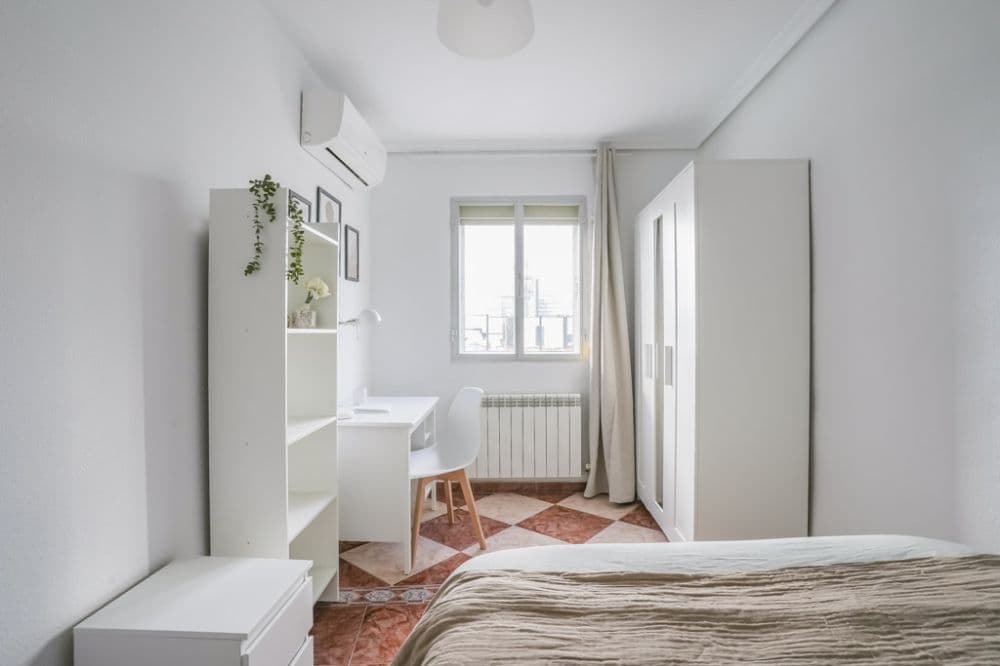 Private room in Madrid photo 4