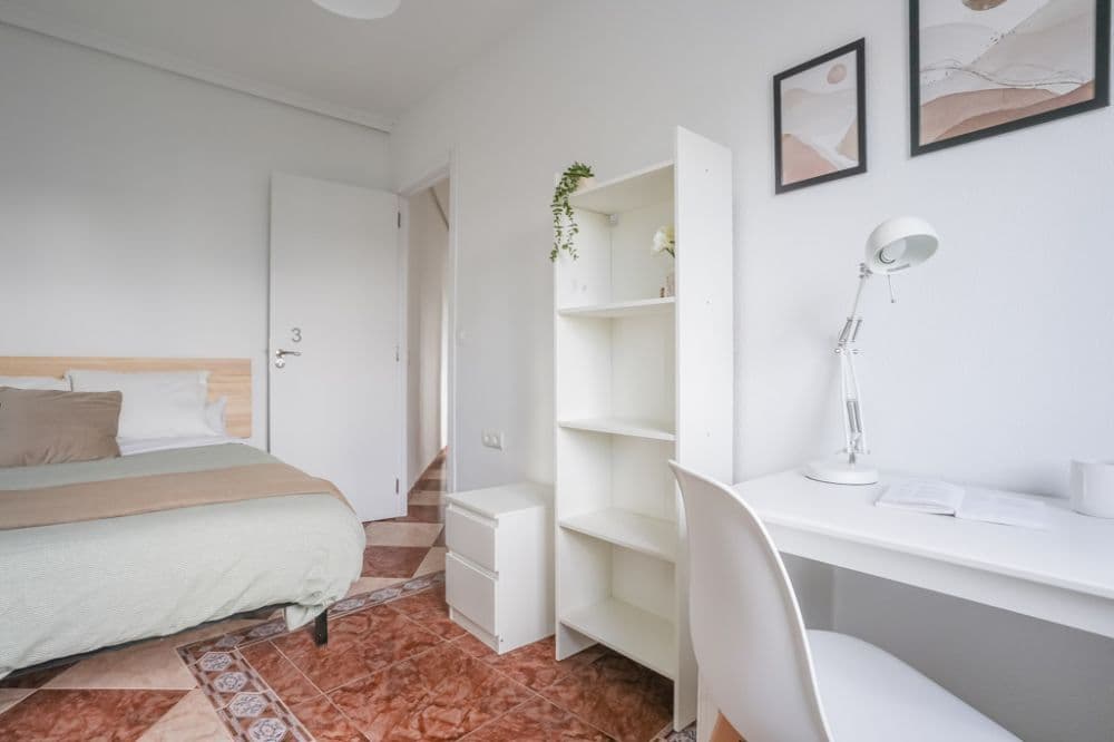 Private room in Madrid photo 2