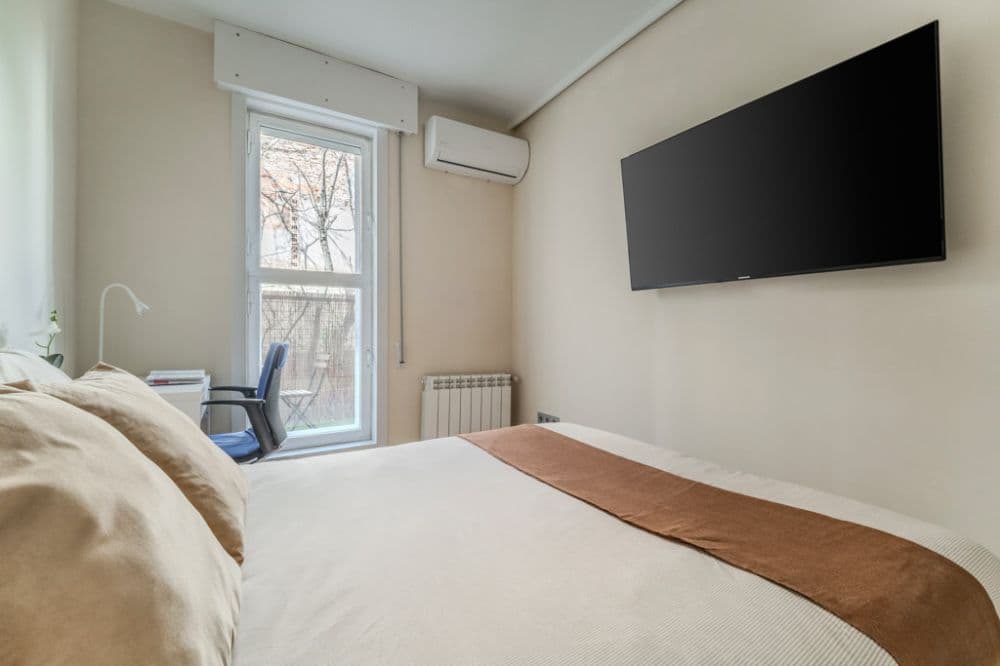 Private room in Madrid photo 2