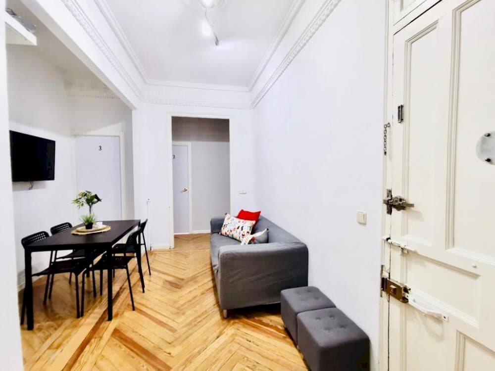 Private room in Madrid photo 5