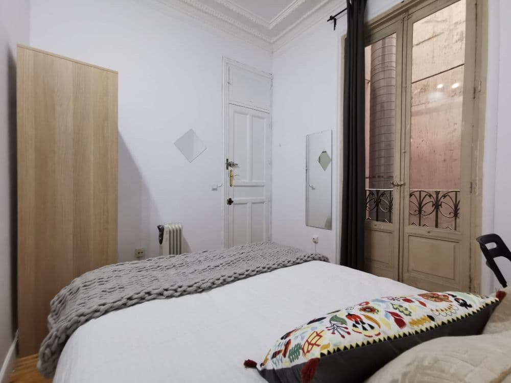 Private room in Madrid photo 2