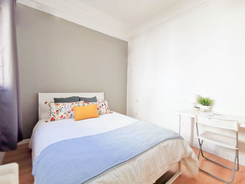Private room in Madrid photo 2
